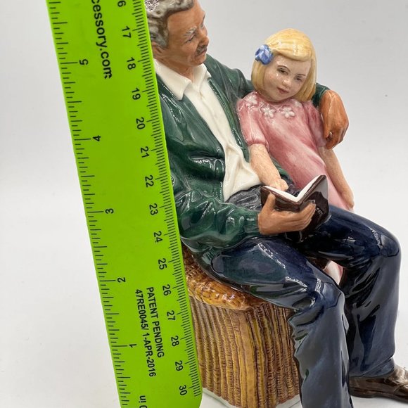Royal Doulton Figurine: ‘Grandpa’s Story’ — HN 3456 - Picture 5 of 10